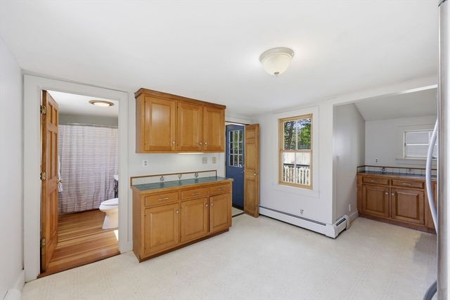 67 Milton St, Northampton, MA 01062