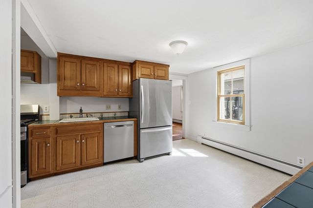 67 Milton St, Northampton, MA 01062