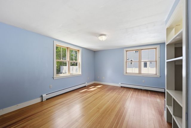 67 Milton St, Northampton, MA 01062