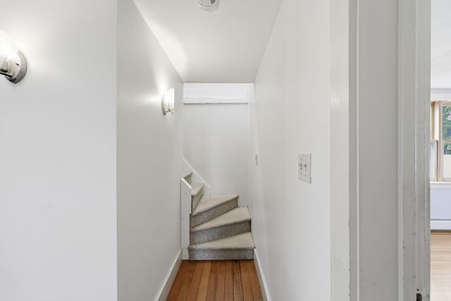 67 Milton St, Northampton, MA 01062