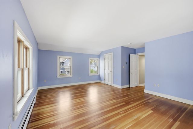 67 Milton St, Northampton, MA 01062