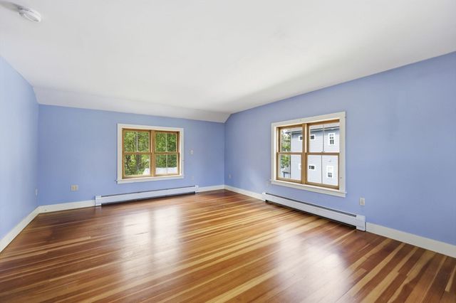 67 Milton St, Northampton, MA 01062
