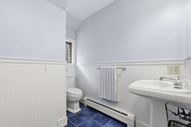 67 Milton St, Northampton, MA 01062