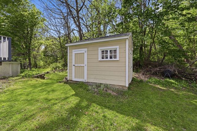 67 Milton St, Northampton, MA 01062