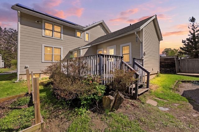 67 Milton St, Northampton, MA 01062