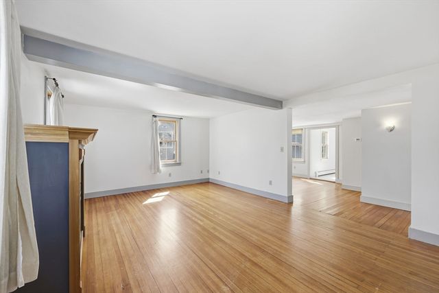 67 Milton St, Northampton, MA 01062
