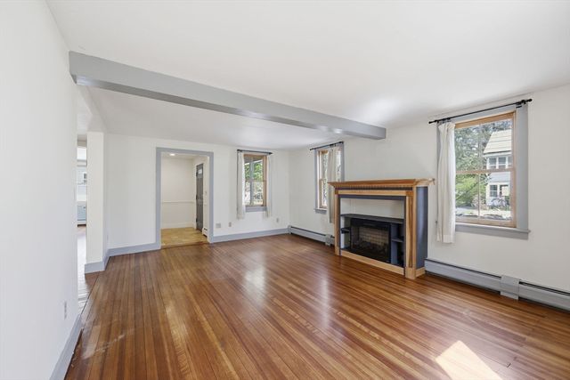67 Milton St, Northampton, MA 01062