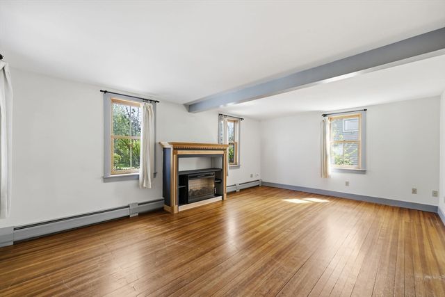 67 Milton St, Northampton, MA 01062