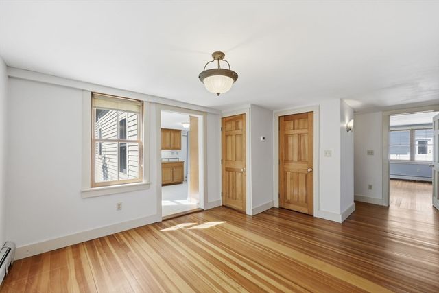 67 Milton St, Northampton, MA 01062