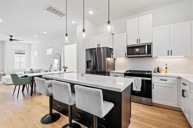 1835 Flowing Springs Trail, Houston, TX 77080