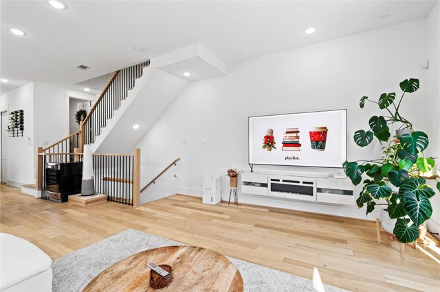 1835 Flowing Springs Trail, Houston, TX 77080