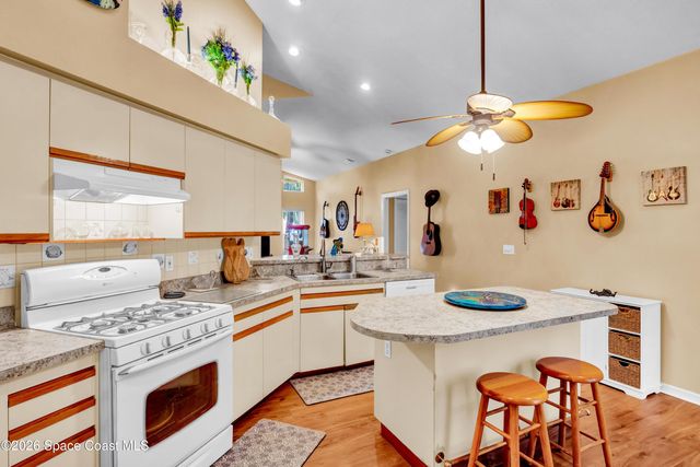 2400 Bent Pine Street, Melbourne, FL 32935