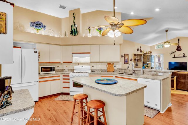 2400 Bent Pine Street, Melbourne, FL 32935
