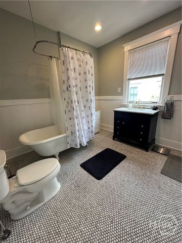 224 E Duffy Street, Savannah, GA 31401