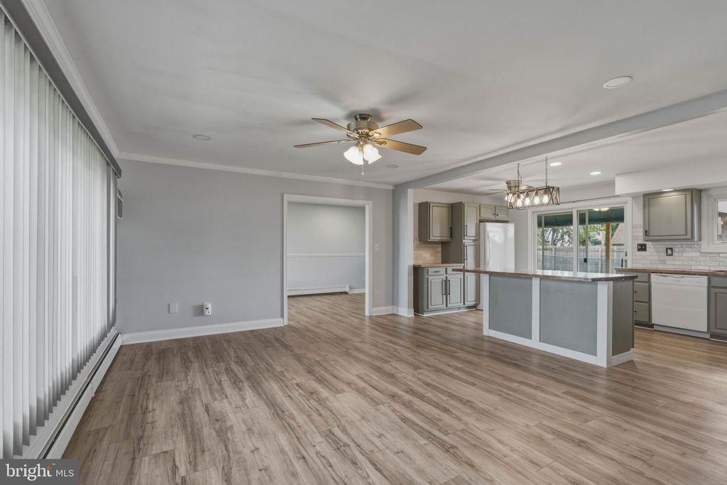 18 TINDER RD, LEVITTOWN, PA 19056 — photo 5