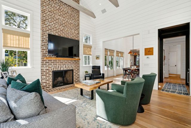 105 Friend Street, Mount Pleasant, SC 29464