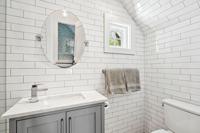 105 Friend Street, Mount Pleasant, SC 29464