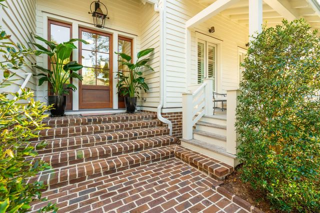 105 Friend Street, Mount Pleasant, SC 29464