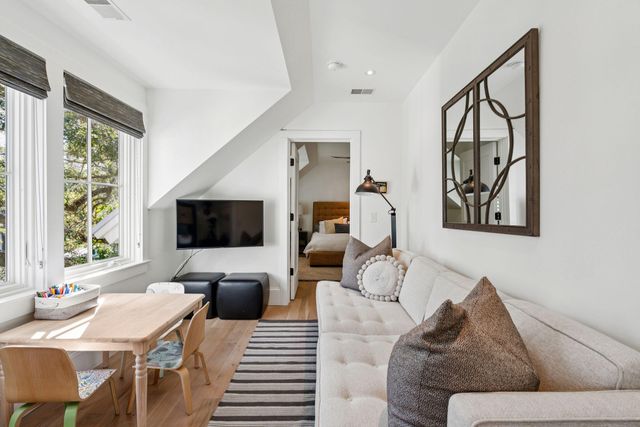 105 Friend Street, Mount Pleasant, SC 29464