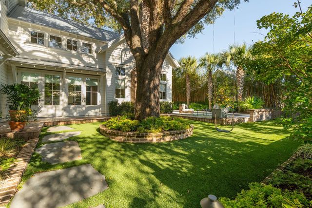 105 Friend Street, Mount Pleasant, SC 29464