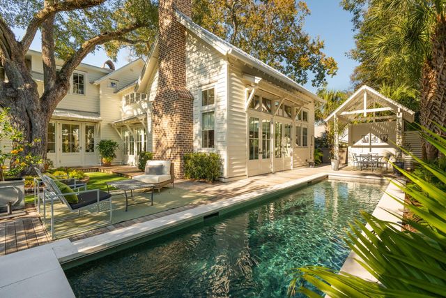 105 Friend Street, Mount Pleasant, SC 29464