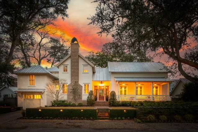 105 Friend Street, Mount Pleasant, SC 29464