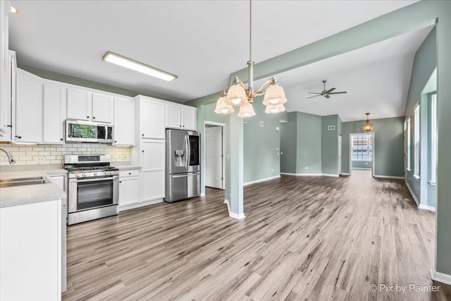 2933 Talaga Drive, Algonquin, IL 60102