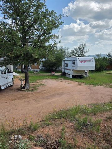 601 Breezy LN, Kingsland, TX 78639