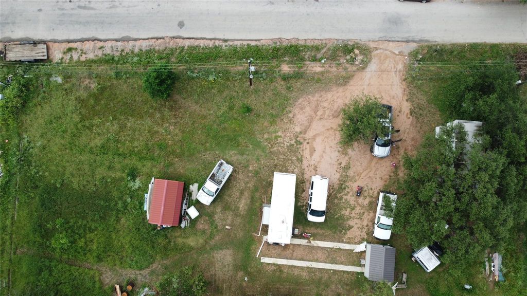 601 Breezy LN, Kingsland, TX 78639