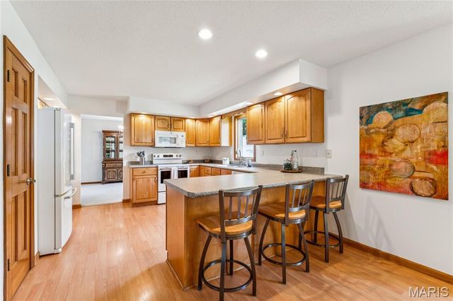 945 Ivy Court, Troy, IL 62294