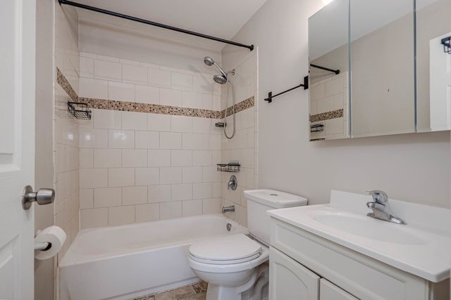 5742 Woodgate Drive, Matteson, IL 60443