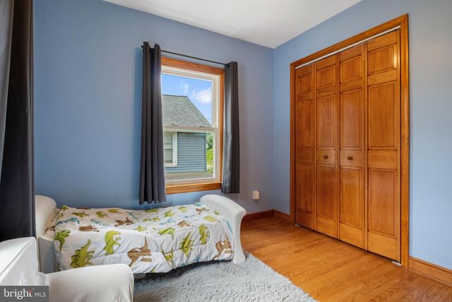 33 N CAMP ST, Windsor, PA 17366