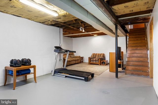 33 N CAMP ST, Windsor, PA 17366