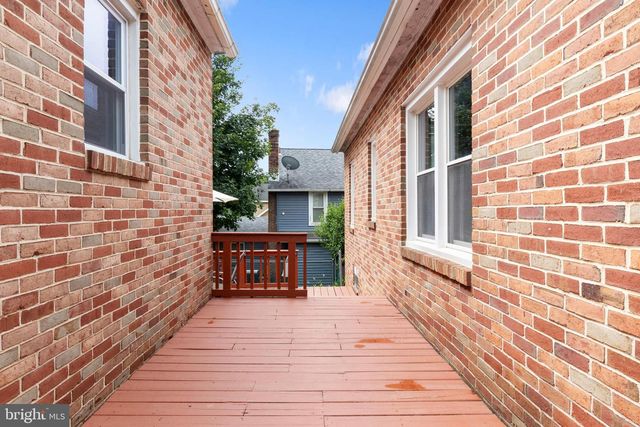 33 N CAMP ST, Windsor, PA 17366