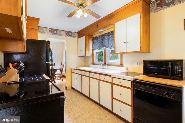 33 N CAMP ST, Windsor, PA 17366