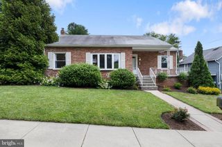 33 N CAMP ST, Windsor, PA 17366