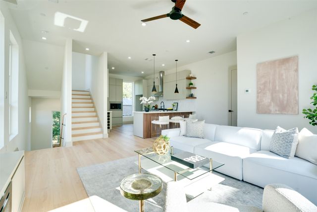 512 N Lancaster Street 6, Dallas, TX 75203