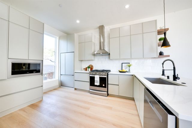 512 N Lancaster Street 6, Dallas, TX 75203