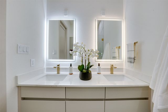 512 N Lancaster Street 6, Dallas, TX 75203