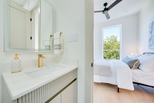 512 N Lancaster Street 6, Dallas, TX 75203