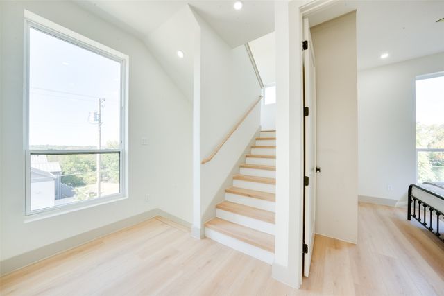 512 N Lancaster Street 6, Dallas, TX 75203
