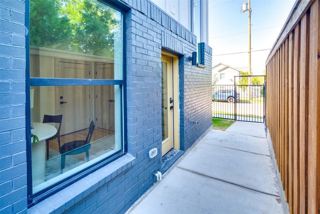 512 N Lancaster Street 6, Dallas, TX 75203