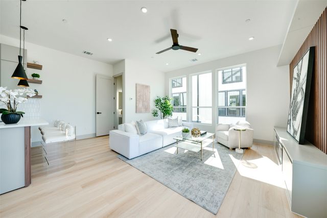 512 N Lancaster Street 6, Dallas, TX 75203
