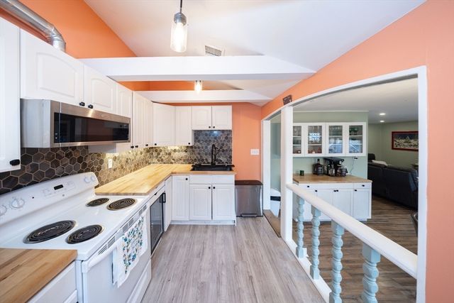 321 Winthrop St, Rehoboth, MA 02769