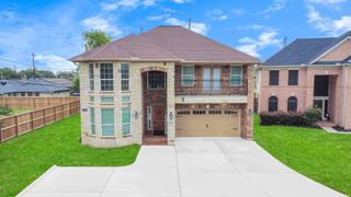 10447 Tree Hollow Circle, La Porte, TX 77571