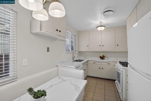 322 Warren Way, Pittsburg, CA 94565