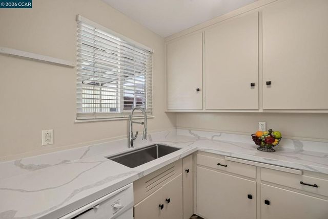 322 Warren Way, Pittsburg, CA 94565