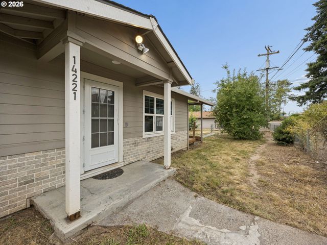 14221 Se WOODLAND Way, Milwaukie, OR 97267