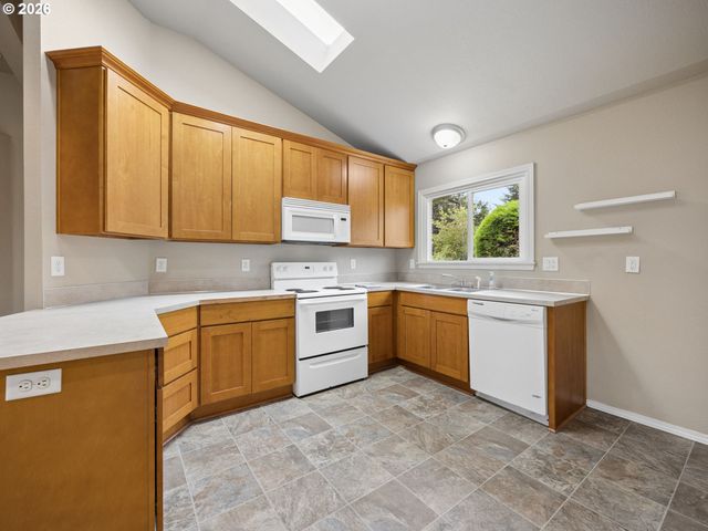 14221 Se WOODLAND Way, Milwaukie, OR 97267
