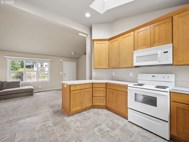 14221 Se WOODLAND Way, Milwaukie, OR 97267